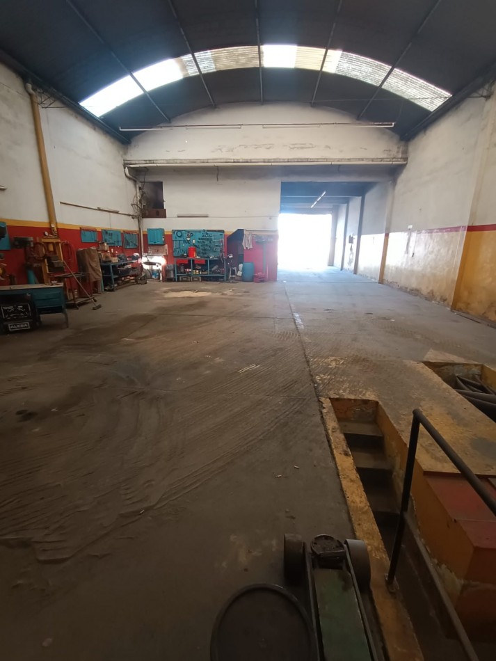 SE VENDE LOCAL/DEPOSITO