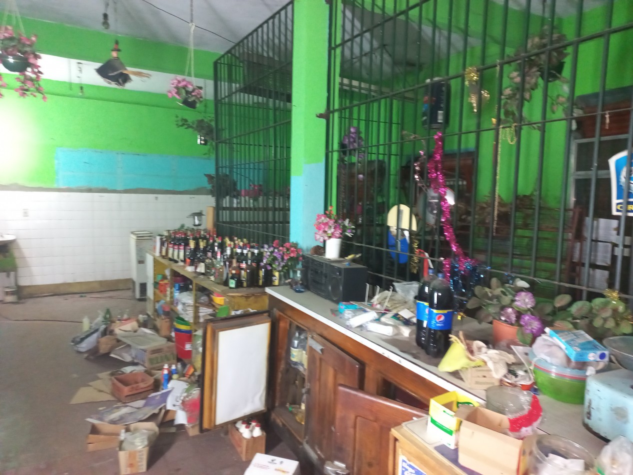 VENTA DE CASA CON LOCAL