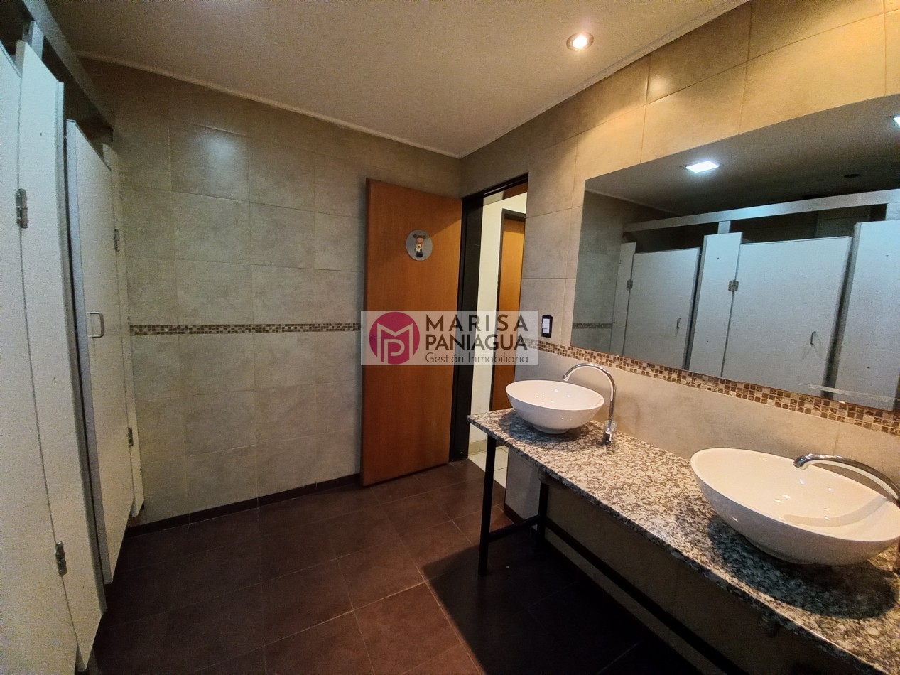 Se vende Salon de Fiesta