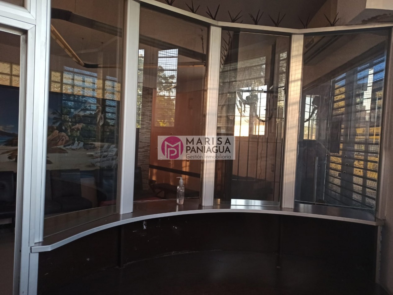 SE ALQUILAN CONSULTORIOS