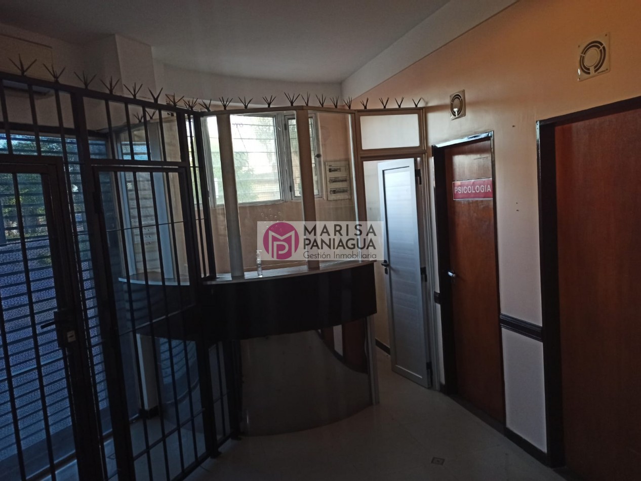 SE ALQUILAN CONSULTORIOS