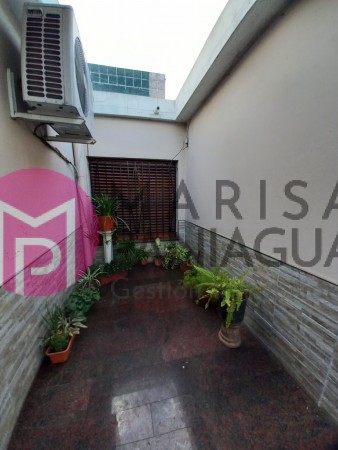 SE VENDE CASA 4 AMBIENTES IMPECABLE!