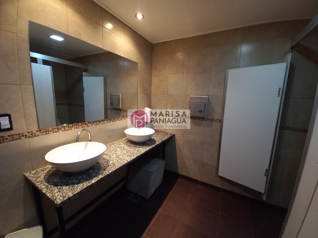 Se vende Salon de Fiesta