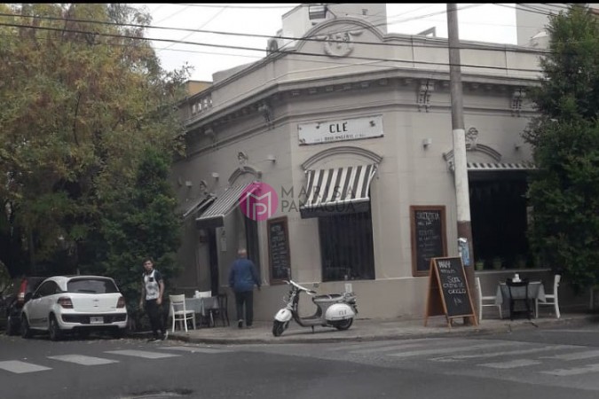 SE VENDE HERMOSA ESQUINA