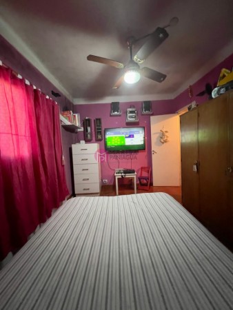 SE VENDE CASA CON LOCALES COMERCIALES