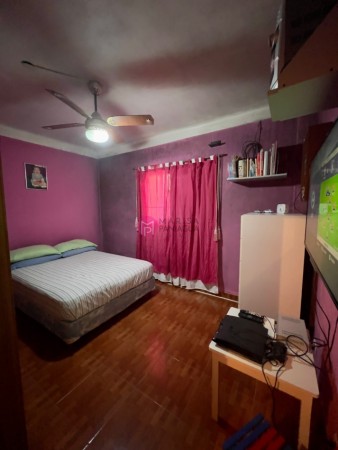 SE VENDE CASA CON LOCALES COMERCIALES