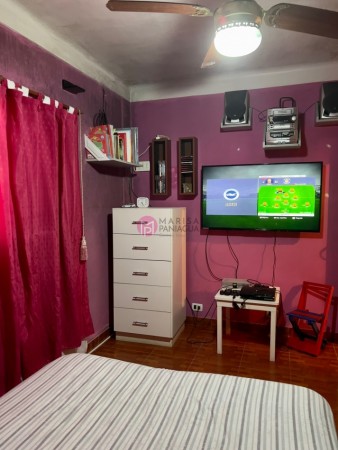 SE VENDE CASA CON LOCALES COMERCIALES