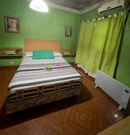 SE VENDE CASA CON LOCALES COMERCIALES
