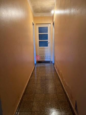 SE VENDE CASA CON LOCALES COMERCIALES