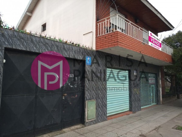 SE VENDE CASA CON LOCALES