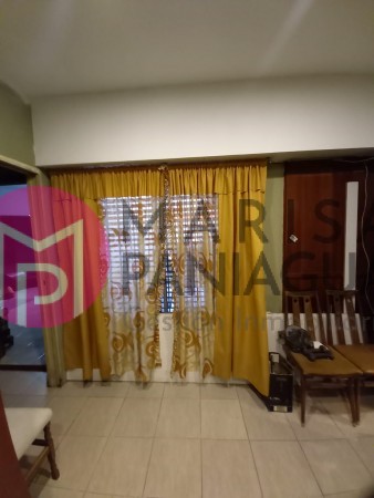 SE VENDE CASA 4 AMBIENTES IMPECABLE!