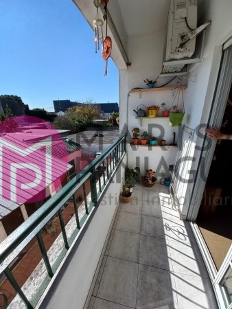 CASA DE DOS PLANTAS CON LOCAL