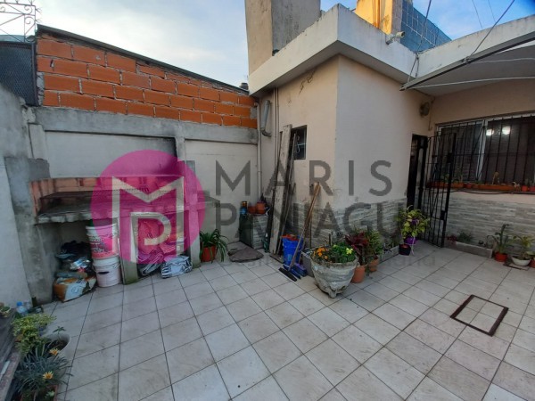 SE VENDE CASA 4 AMBIENTES IMPECABLE!