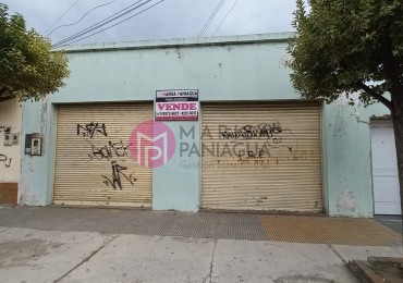 SE VENDE CASA CON LOCALES COMERCIALES