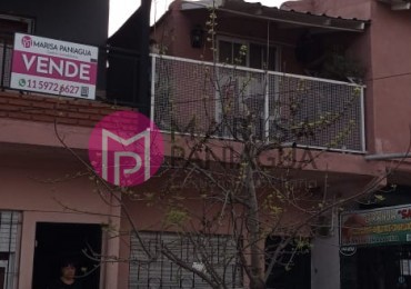 CASA CON DEPARTAMENTOS Y LOCAL